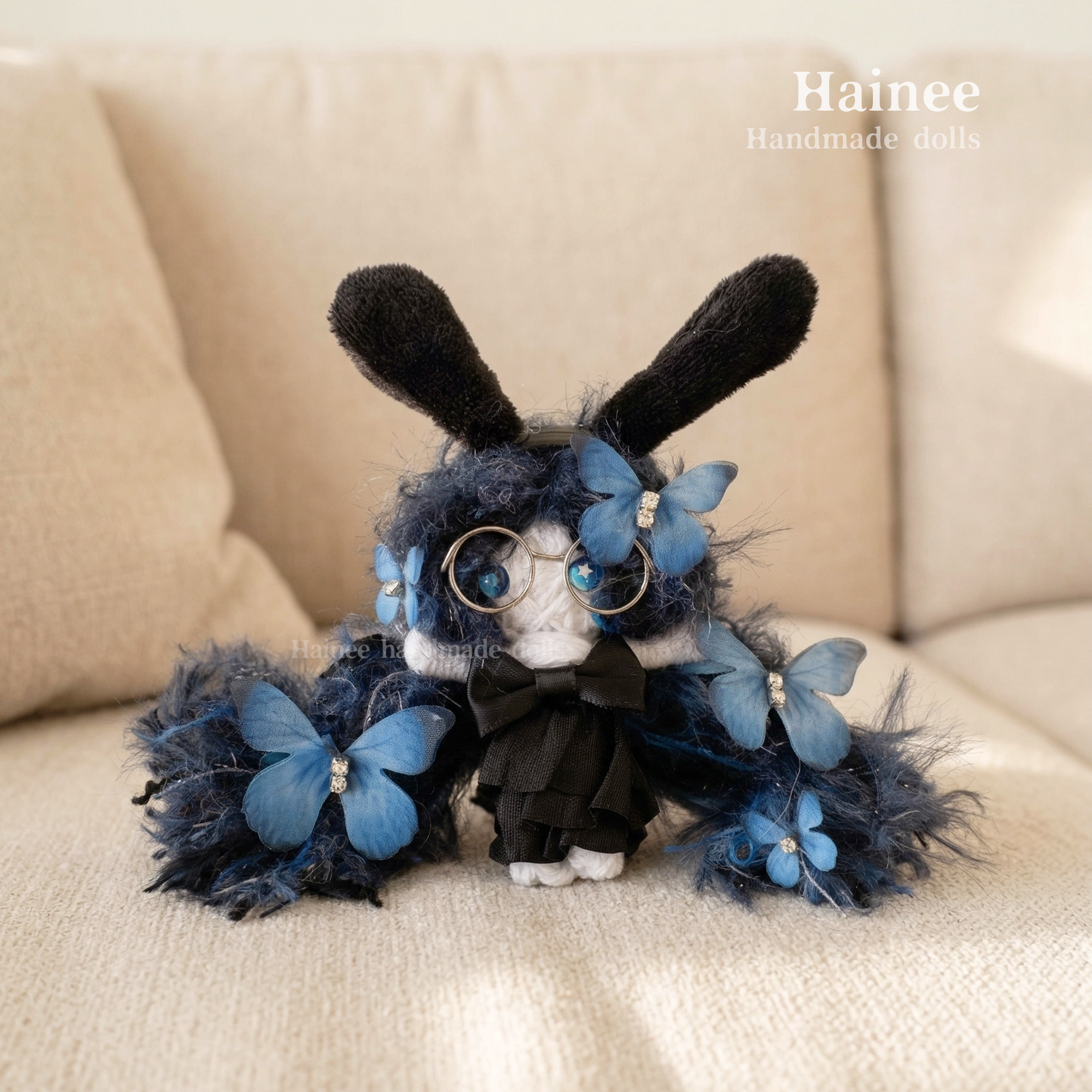 #2603 dark bunny girl