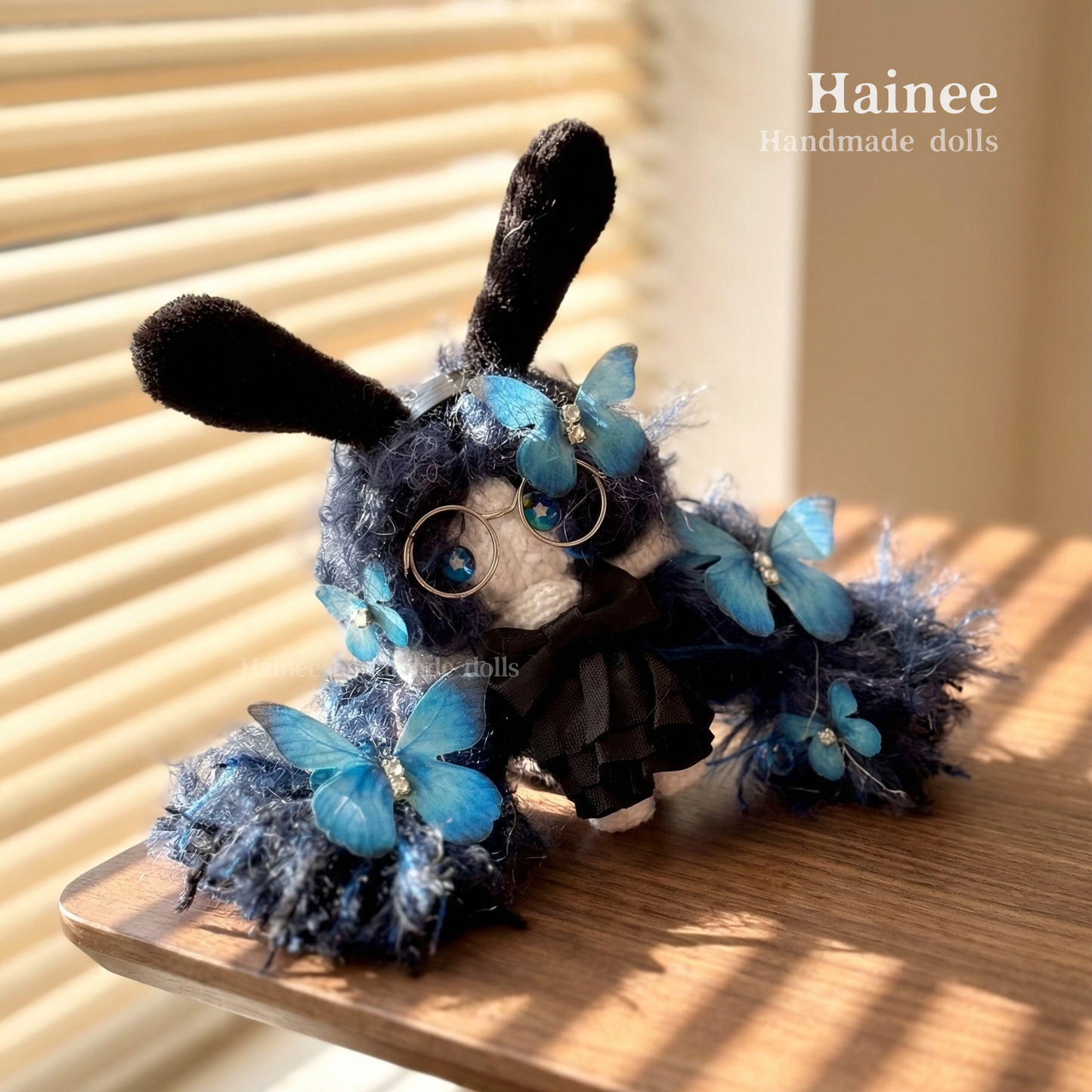 #2603 dark bunny girl